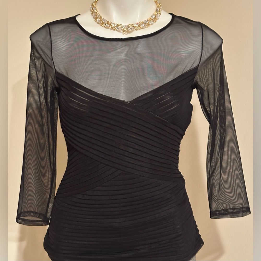BCBGMaxAzria Black Body Con Sweet Heart Front & Sheer 3/4th Sleeves Top Sz M